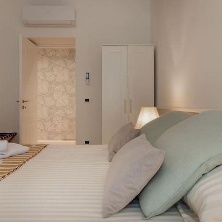 Foscolo 46 - Elegant Family Apartment ตรีเอสเต ภายนอก รูปภาพ