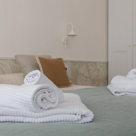 Foscolo 46 - Elegant Family Apartment ตรีเอสเต ภายนอก รูปภาพ