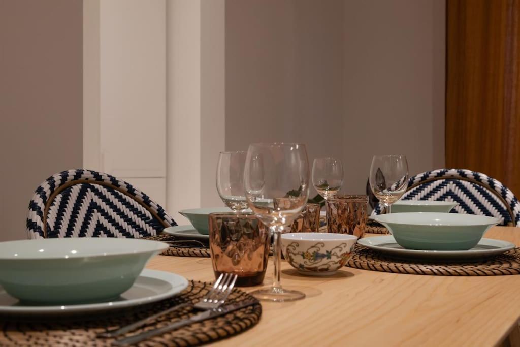 Foscolo 46 - Elegant Family Apartment ตรีเอสเต ภายนอก รูปภาพ