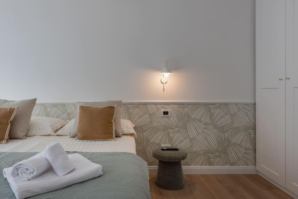 Foscolo 46 - Elegant Family Apartment ตรีเอสเต ภายนอก รูปภาพ
