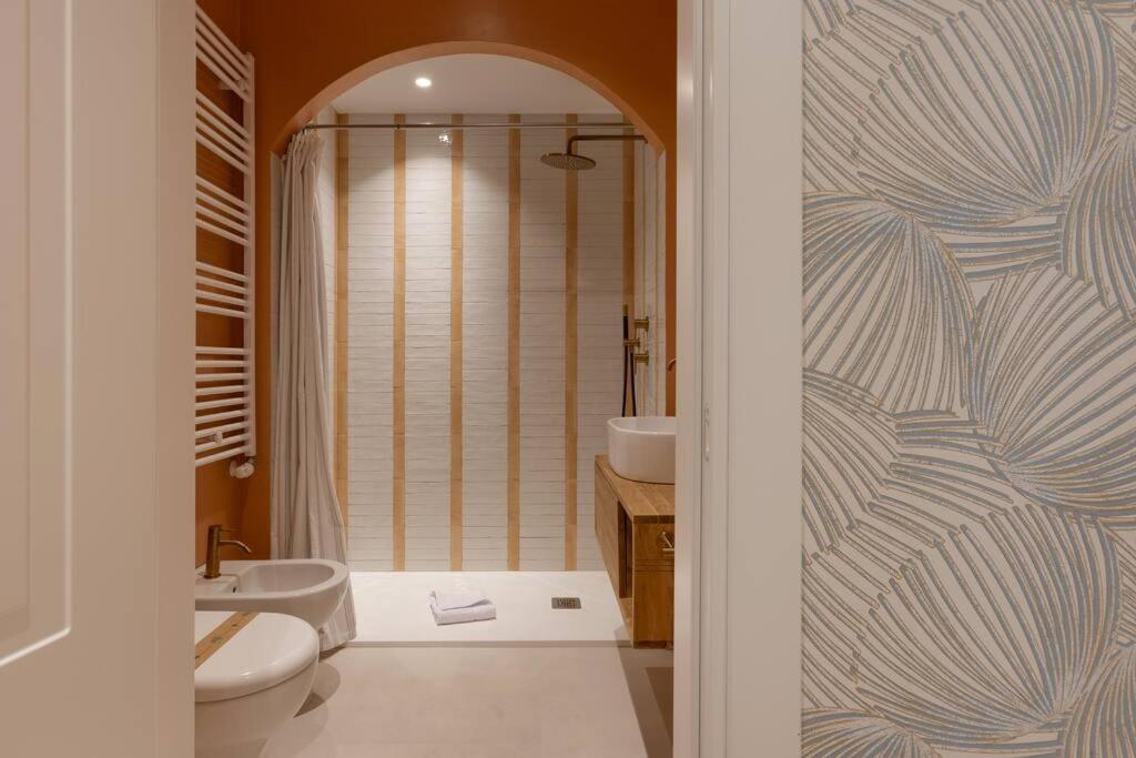 Foscolo 46 - Elegant Family Apartment ตรีเอสเต ภายนอก รูปภาพ