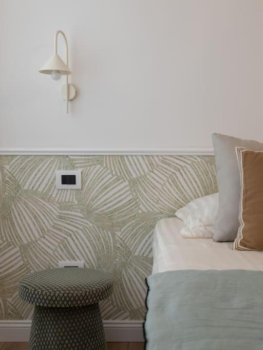 Foscolo 46 - Elegant Family Apartment ตรีเอสเต ภายนอก รูปภาพ