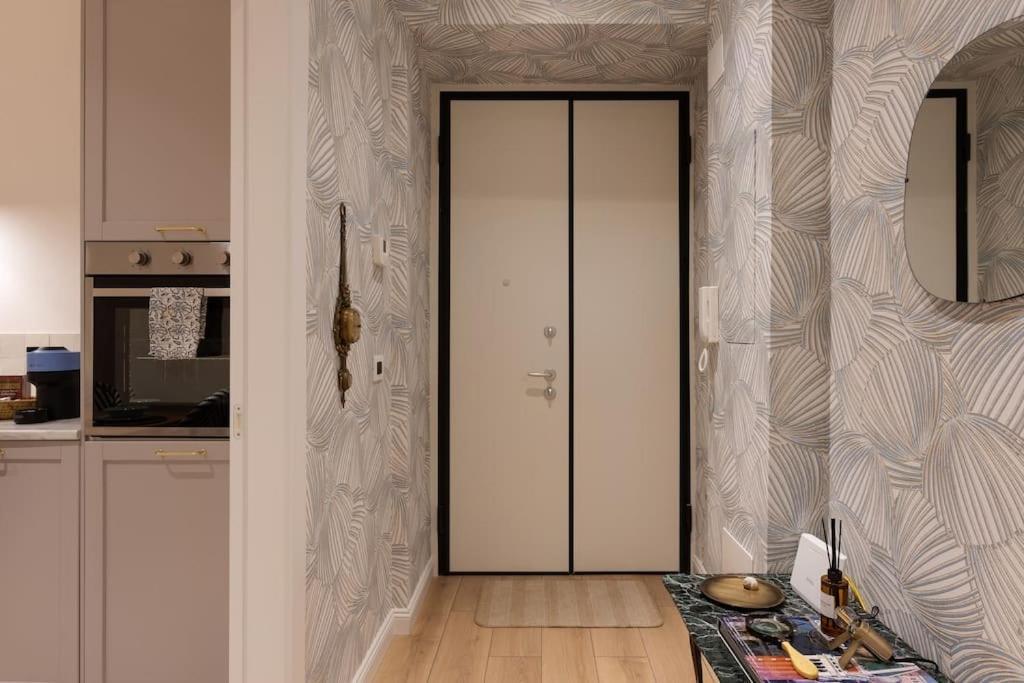 Foscolo 46 - Elegant Family Apartment ตรีเอสเต ภายนอก รูปภาพ